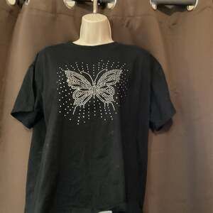 Faded Rose Rhinestone Butterfly Graphic T-Shirt Black Short Sleeve Medium